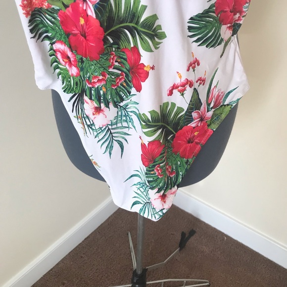 Flower one Piece Bathing Suit Size XL - Picture 4 of 4